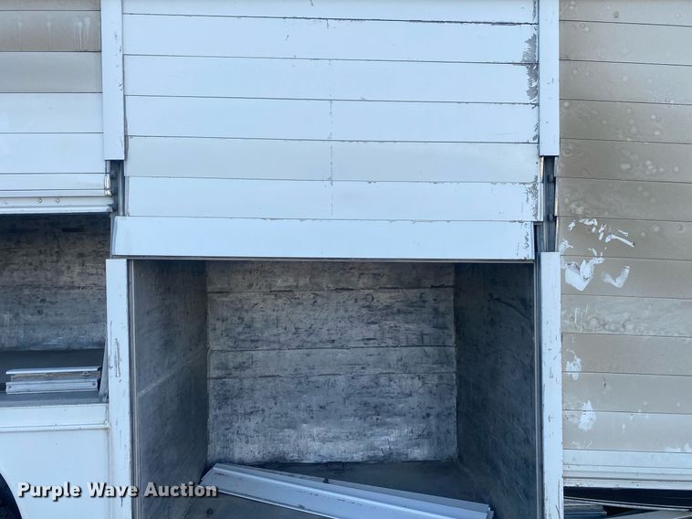 image for item DL7202 2004 Chevrolet C6500  delivery truck