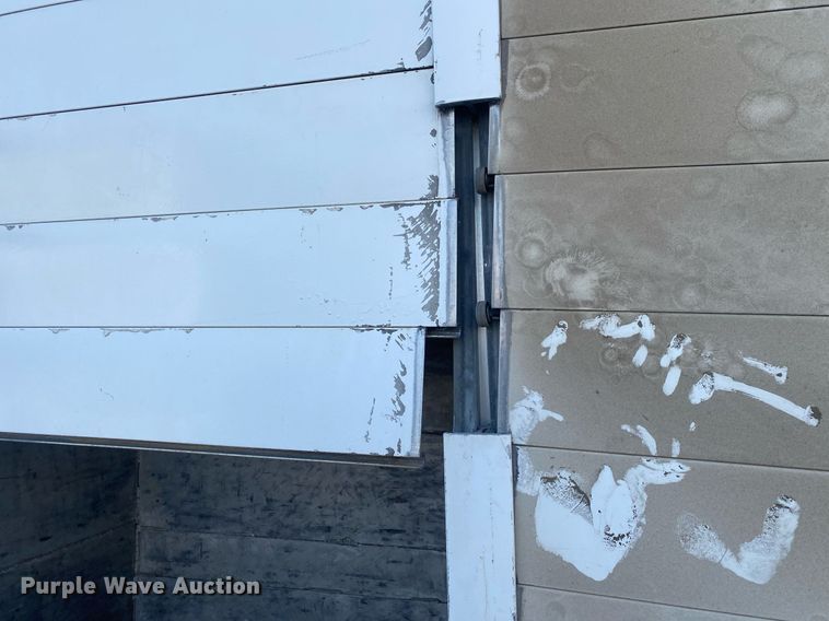 image for item DL7202 2004 Chevrolet C6500  delivery truck