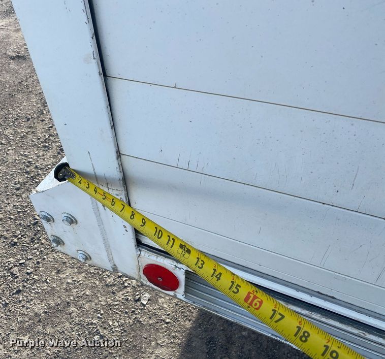 image for item DL7202 2004 Chevrolet C6500  delivery truck