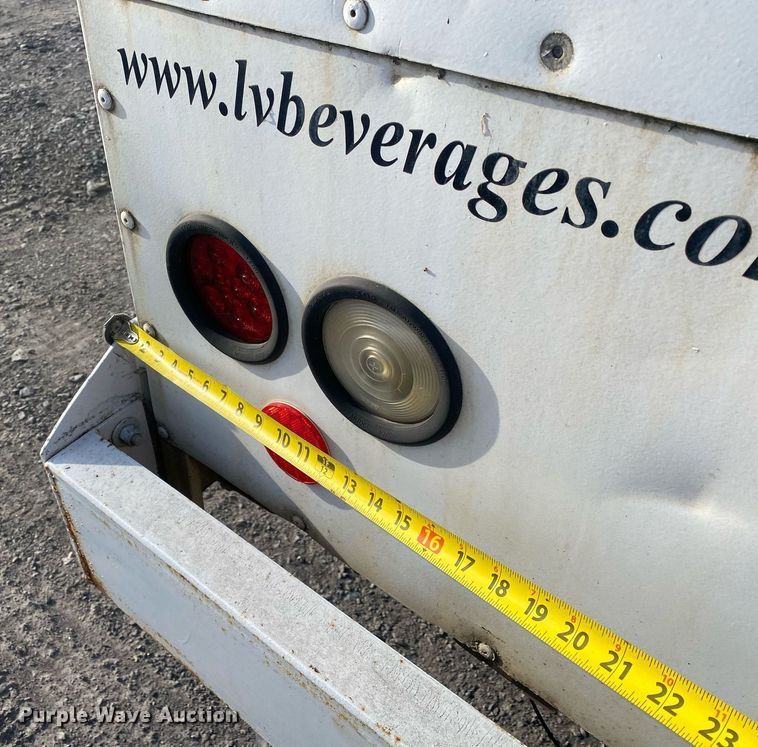 image for item DL7202 2004 Chevrolet C6500  delivery truck