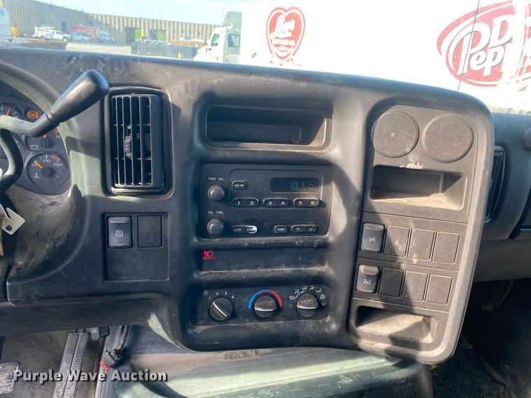 image for item DL7202 2004 Chevrolet C6500  delivery truck