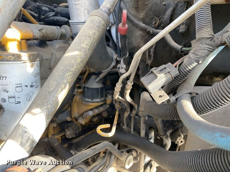 image for item DL7202 2004 Chevrolet C6500  delivery truck