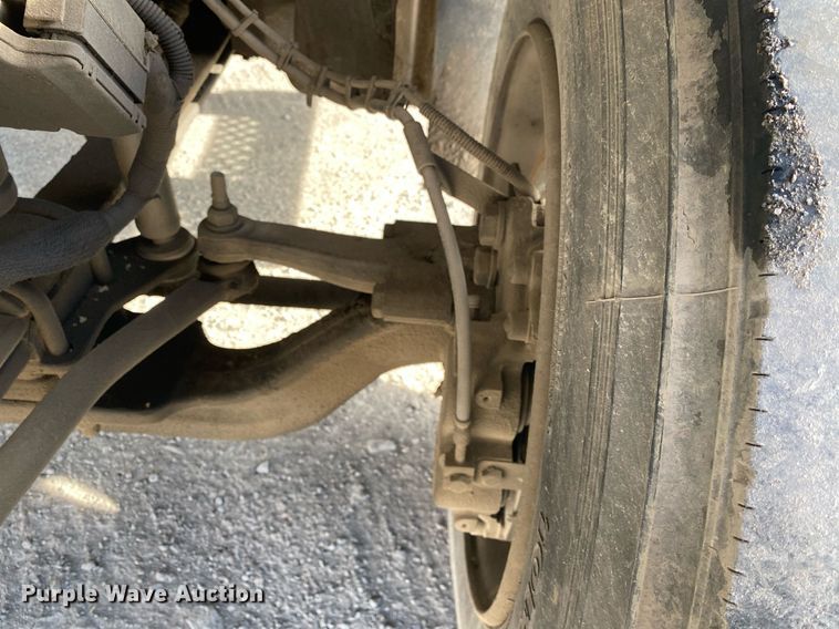 image for item DL7202 2004 Chevrolet C6500  delivery truck