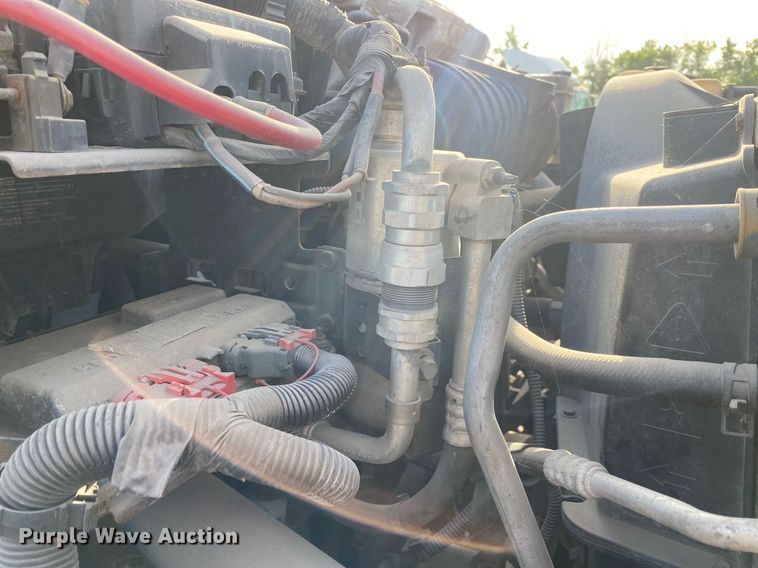 image for item DL7202 2004 Chevrolet C6500  delivery truck