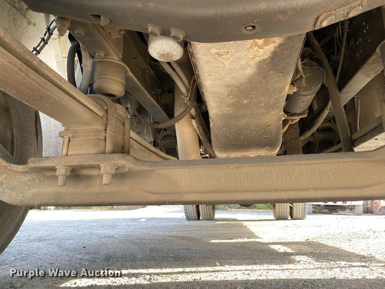 image for item DL7202 2004 Chevrolet C6500  delivery truck