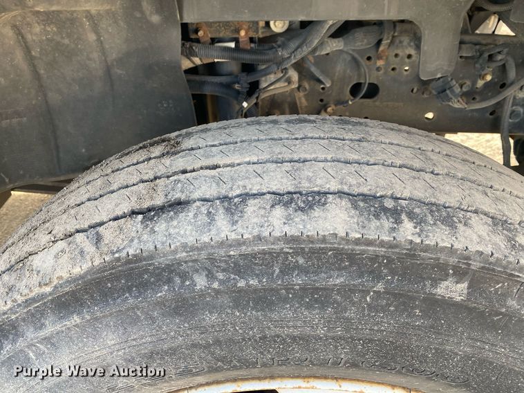 image for item DL7202 2004 Chevrolet C6500  delivery truck