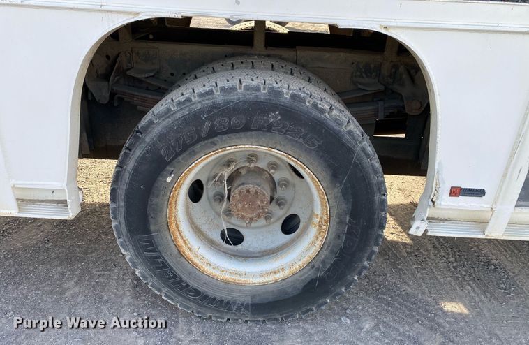 image for item DL7202 2004 Chevrolet C6500  delivery truck