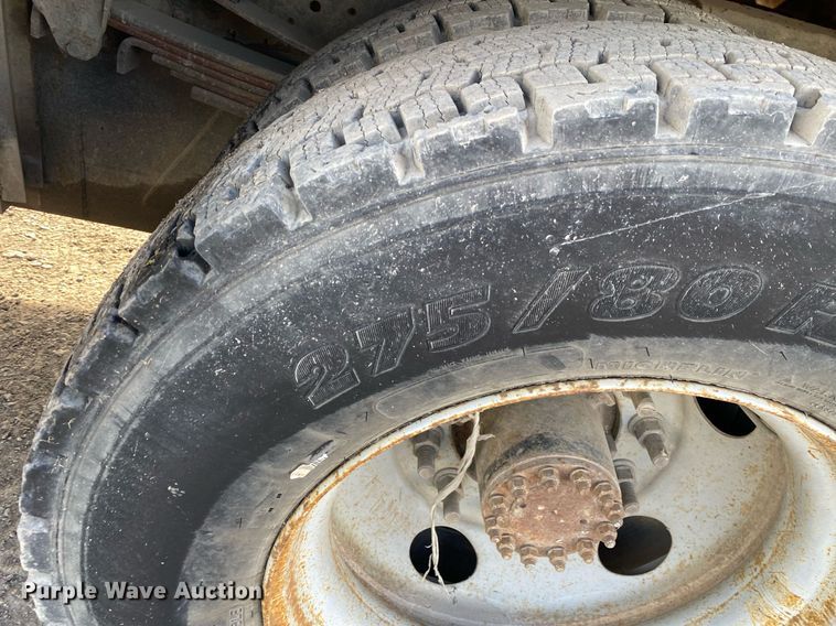 image for item DL7202 2004 Chevrolet C6500  delivery truck