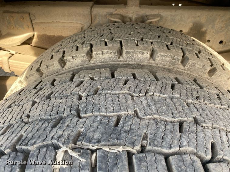 image for item DL7202 2004 Chevrolet C6500  delivery truck