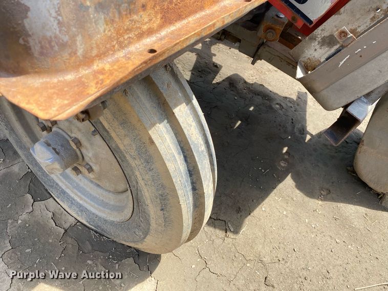 image for item DL7205 1976 Massey Ferguson 230  tractor