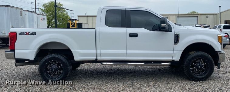 image for item DL7209 2017 Ford F250 Super Duty  SuperCab pickup truck