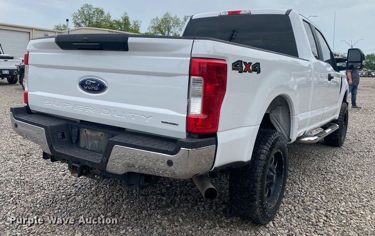 image for item DL7209 2017 Ford F250 Super Duty  SuperCab pickup truck