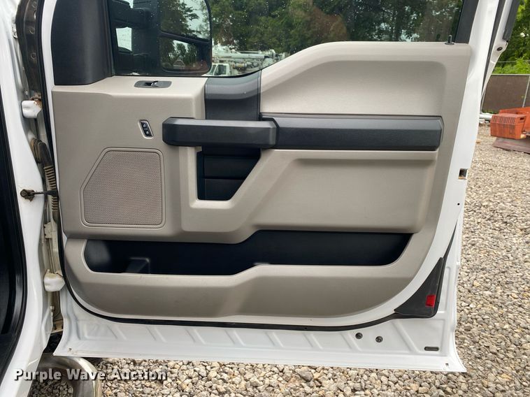 image for item DL7209 2017 Ford F250 Super Duty  SuperCab pickup truck