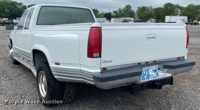 image for item DL7213 1992 Chevrolet Cheyenne 3500  Ext. Cab pickup truck