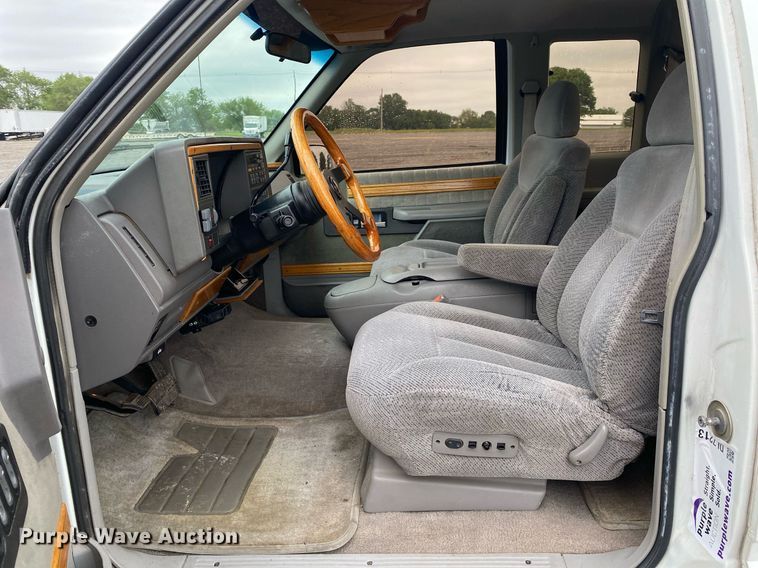 image for item DL7213 1992 Chevrolet Cheyenne 3500  Ext. Cab pickup truck