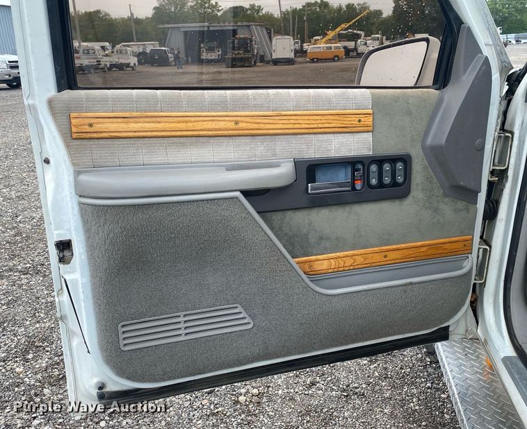 image for item DL7213 1992 Chevrolet Cheyenne 3500  Ext. Cab pickup truck