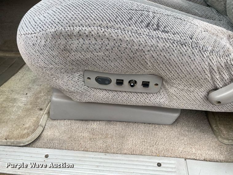 image for item DL7213 1992 Chevrolet Cheyenne 3500  Ext. Cab pickup truck