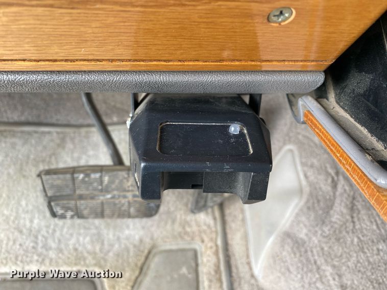 image for item DL7213 1992 Chevrolet Cheyenne 3500  Ext. Cab pickup truck