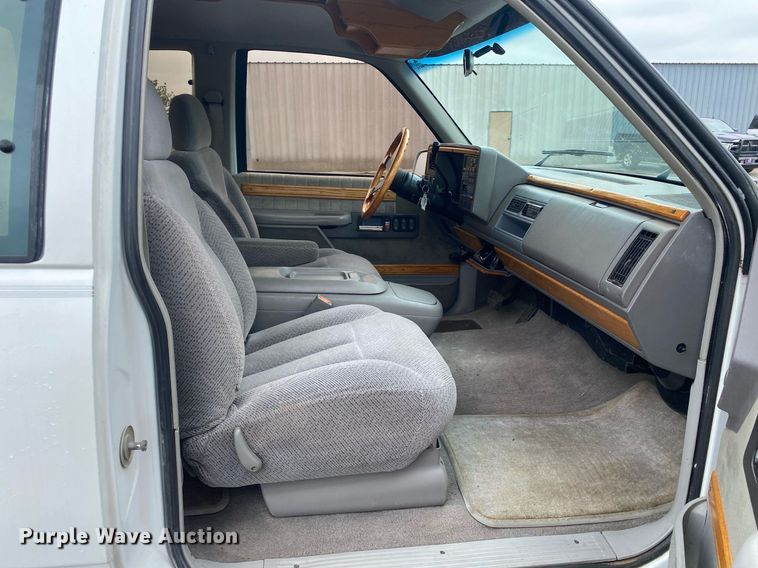 image for item DL7213 1992 Chevrolet Cheyenne 3500  Ext. Cab pickup truck