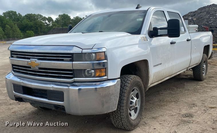 image for item DL7226 2015 Chevrolet Silverado 2500HD  Crew Cab pickup truck