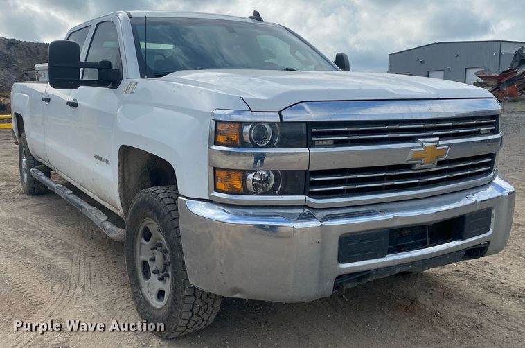 image for item DL7226 2015 Chevrolet Silverado 2500HD  Crew Cab pickup truck