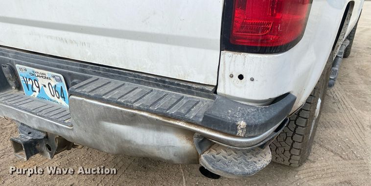 image for item DL7226 2015 Chevrolet Silverado 2500HD  Crew Cab pickup truck