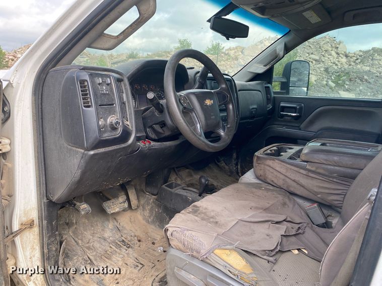 image for item DL7226 2015 Chevrolet Silverado 2500HD  Crew Cab pickup truck