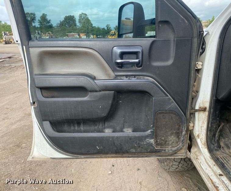 image for item DL7226 2015 Chevrolet Silverado 2500HD  Crew Cab pickup truck