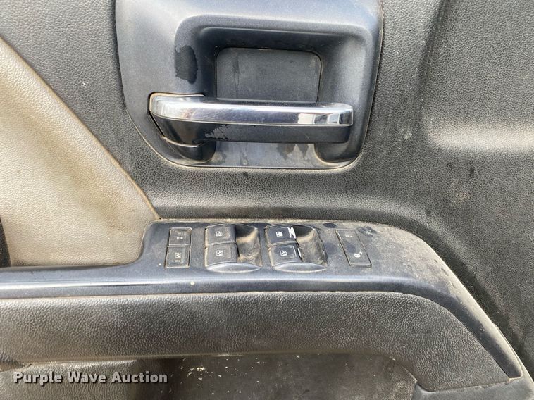 image for item DL7226 2015 Chevrolet Silverado 2500HD  Crew Cab pickup truck