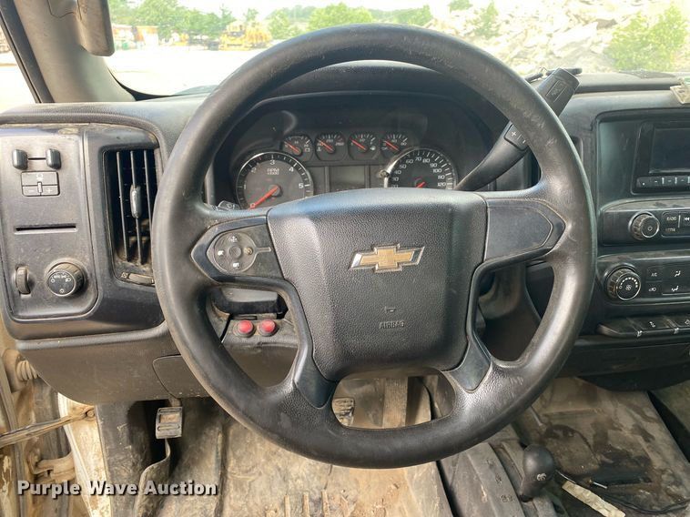 image for item DL7226 2015 Chevrolet Silverado 2500HD  Crew Cab pickup truck