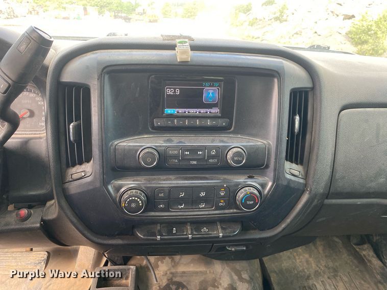 image for item DL7226 2015 Chevrolet Silverado 2500HD  Crew Cab pickup truck