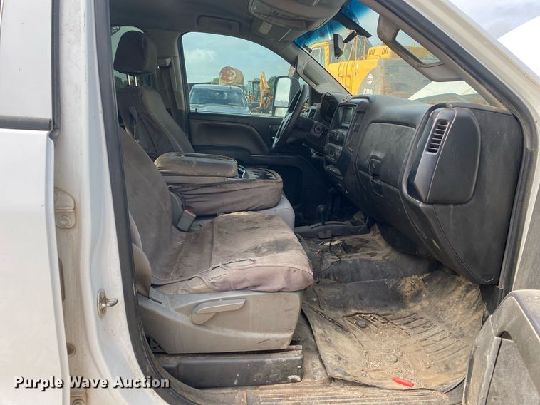 image for item DL7226 2015 Chevrolet Silverado 2500HD  Crew Cab pickup truck