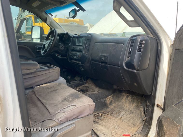 image for item DL7226 2015 Chevrolet Silverado 2500HD  Crew Cab pickup truck