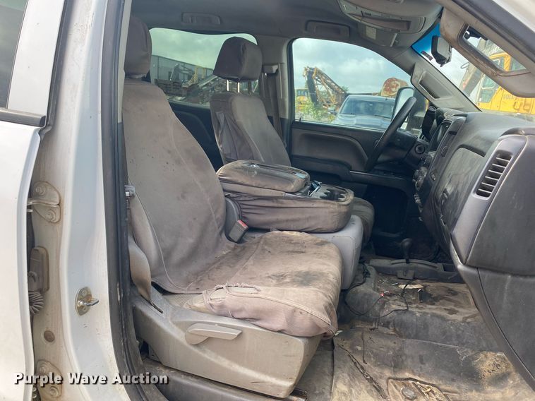 image for item DL7226 2015 Chevrolet Silverado 2500HD  Crew Cab pickup truck