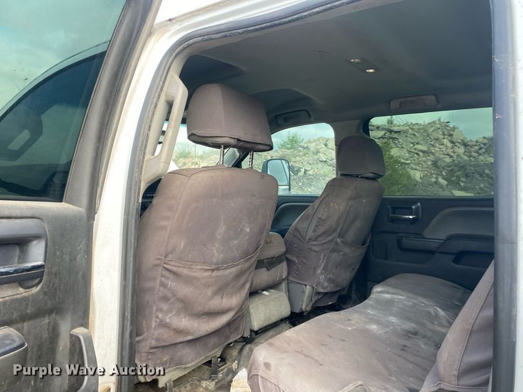 image for item DL7226 2015 Chevrolet Silverado 2500HD  Crew Cab pickup truck