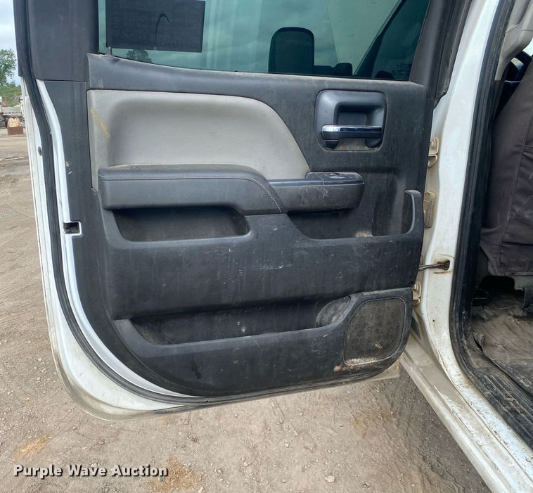 image for item DL7226 2015 Chevrolet Silverado 2500HD  Crew Cab pickup truck