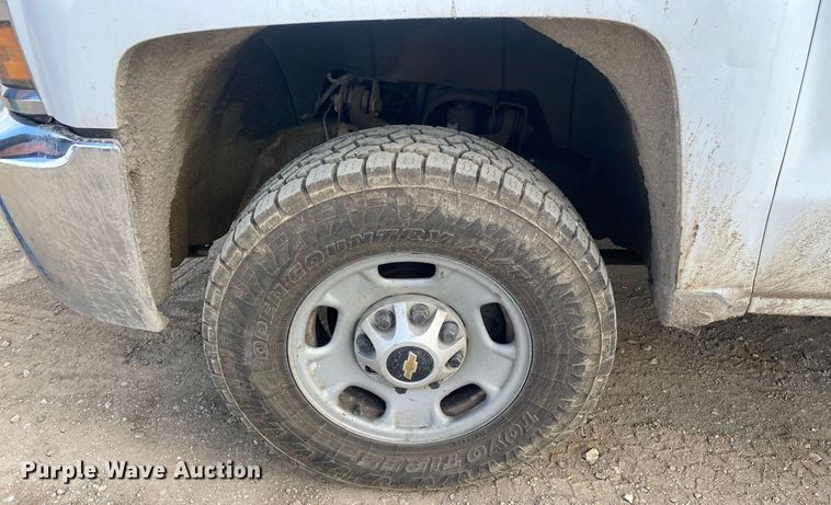 image for item DL7226 2015 Chevrolet Silverado 2500HD  Crew Cab pickup truck