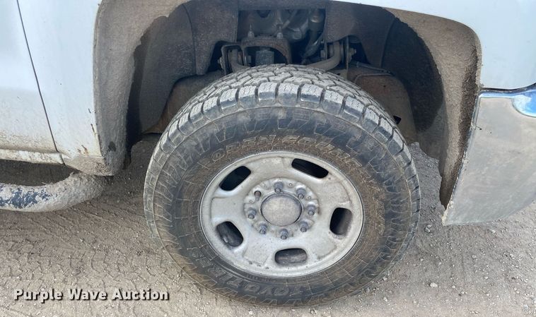 image for item DL7226 2015 Chevrolet Silverado 2500HD  Crew Cab pickup truck