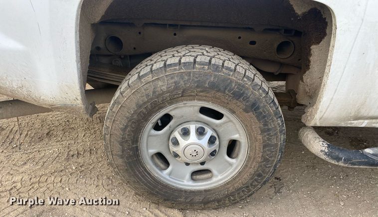 image for item DL7226 2015 Chevrolet Silverado 2500HD  Crew Cab pickup truck