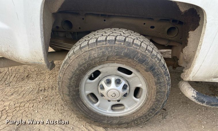 image for item DL7226 2015 Chevrolet Silverado 2500HD  Crew Cab pickup truck