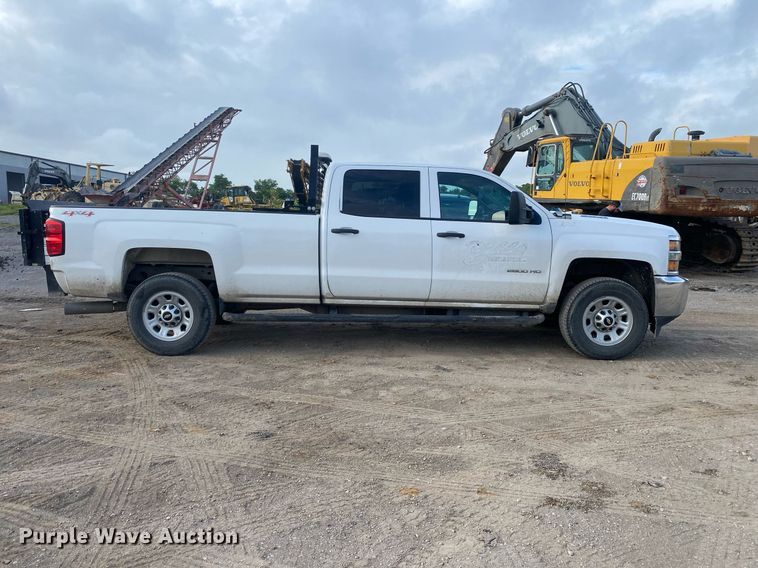 image for item DL7227 2015 Chevrolet Silverado 2500HD  Crew Cab pickup truck