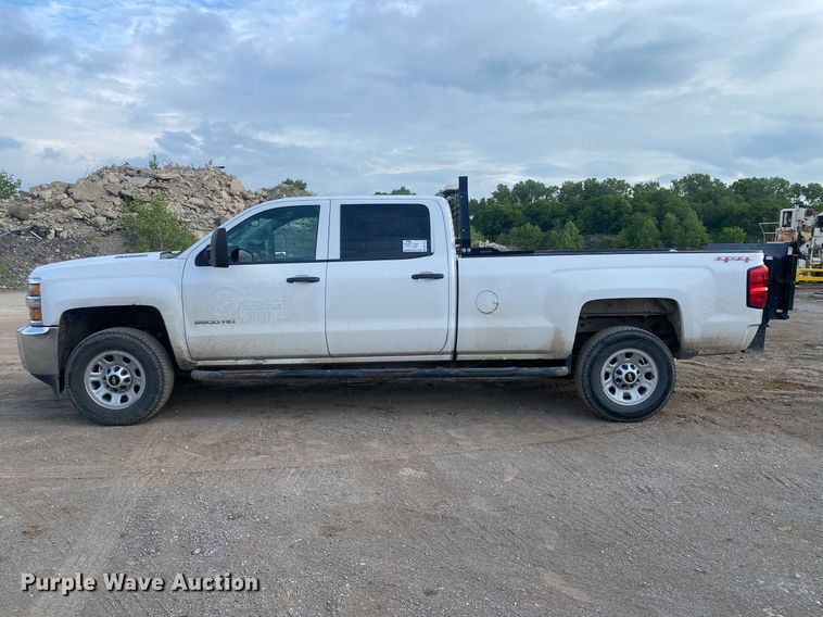 image for item DL7227 2015 Chevrolet Silverado 2500HD  Crew Cab pickup truck
