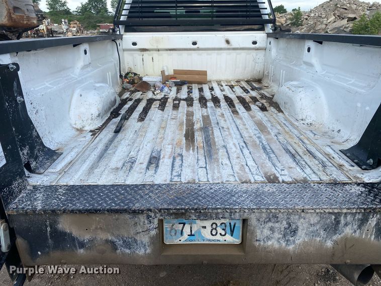 image for item DL7227 2015 Chevrolet Silverado 2500HD  Crew Cab pickup truck