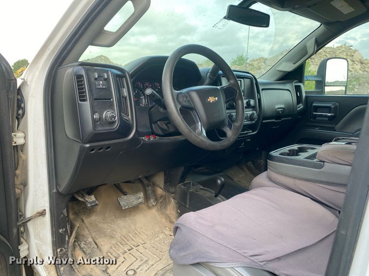 image for item DL7227 2015 Chevrolet Silverado 2500HD  Crew Cab pickup truck