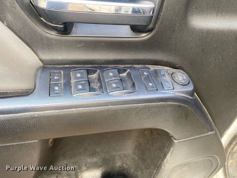 image for item DL7227 2015 Chevrolet Silverado 2500HD  Crew Cab pickup truck