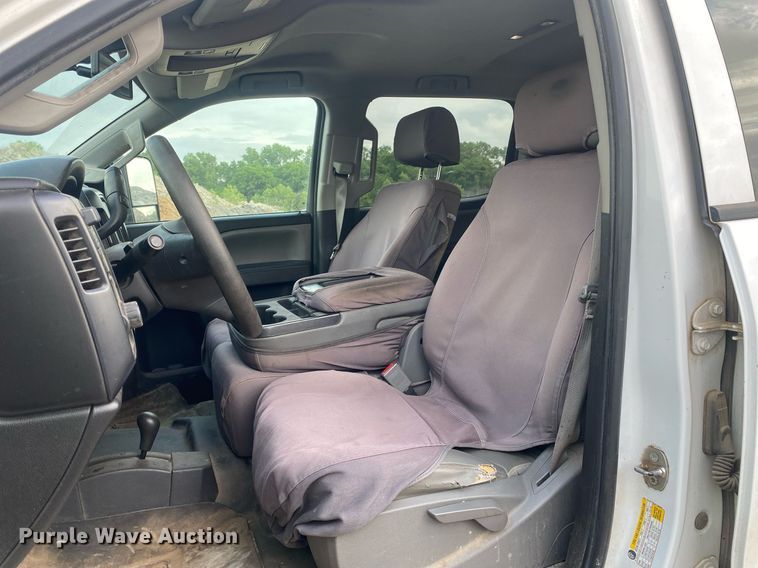 image for item DL7227 2015 Chevrolet Silverado 2500HD  Crew Cab pickup truck