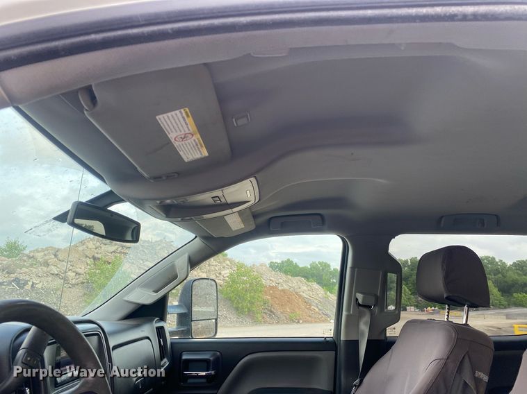 image for item DL7227 2015 Chevrolet Silverado 2500HD  Crew Cab pickup truck