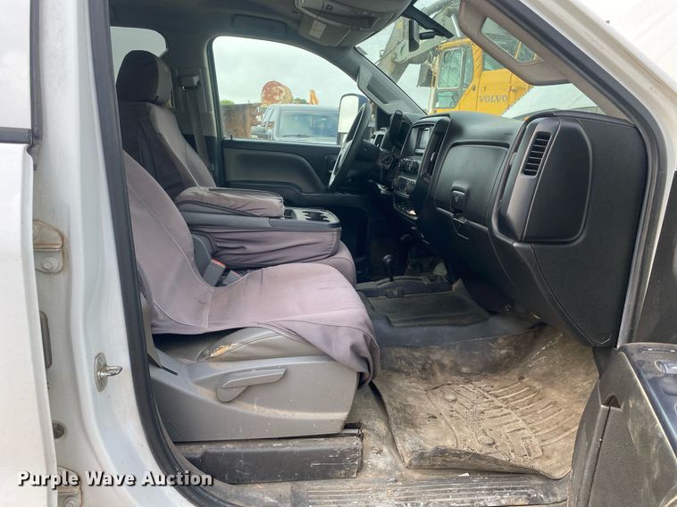 image for item DL7227 2015 Chevrolet Silverado 2500HD  Crew Cab pickup truck