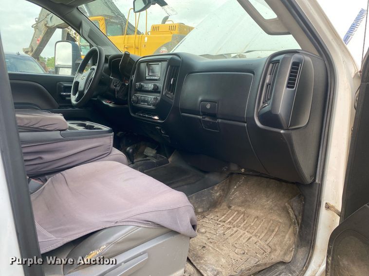 image for item DL7227 2015 Chevrolet Silverado 2500HD  Crew Cab pickup truck