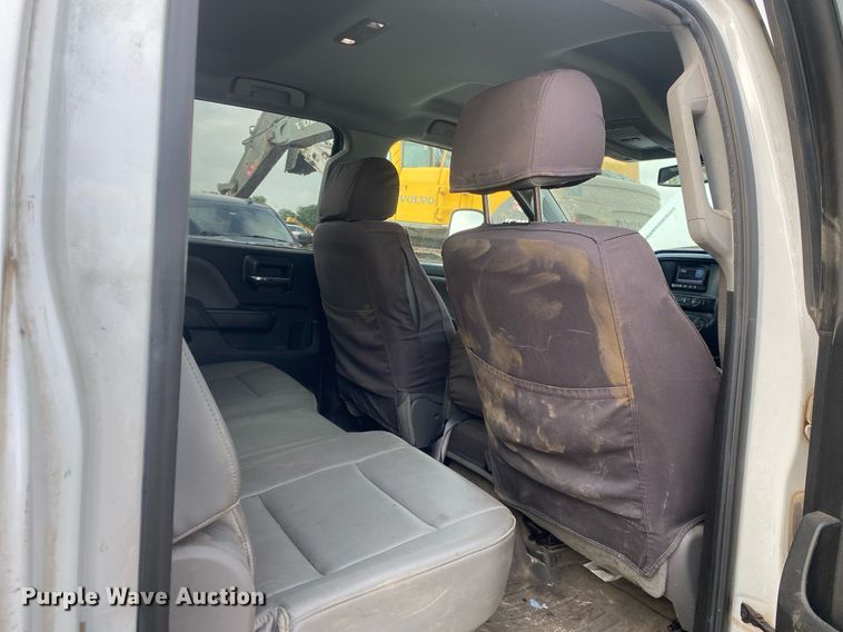 image for item DL7227 2015 Chevrolet Silverado 2500HD  Crew Cab pickup truck